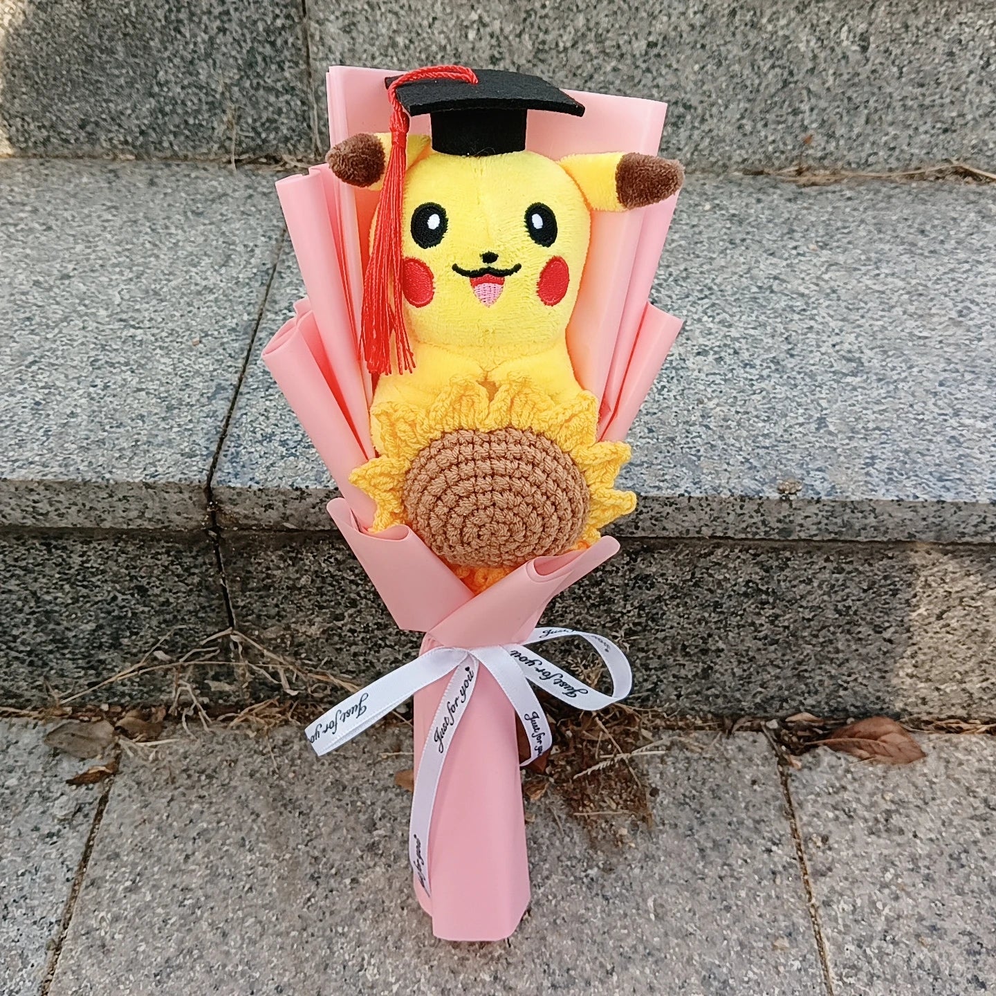 Pokémon Graduation Plush Bouquet – Pikachu & Friends